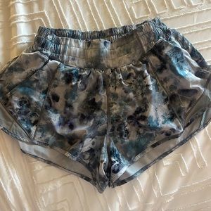 Lululemon 2.5 shorts